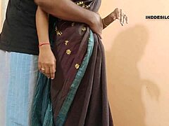 Die Muschi einer indischen Milf wird von ihrem Mann hart gefickt