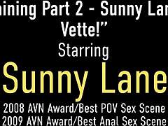MILF puma Vicky Vette a blondýnka Sunny Lane se zabývají lesbickým sexem