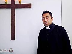 הווידוי של סור ריימונדס הופך למפגש חוטא עם כומר