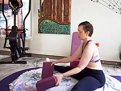 Aurora Willows mogna mamma yoga och ekonomisk dominans lektion