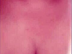 मैं अनुभवी xvideos स्टार को उसके निवास पर एक भावुक मुठभेड़ के लिए खोज रहा हूं, जो एक कामुक मिल्फ के साथ पीछे की कार्रवाई से प्रामाणिक विलाप और अविस्मरणीय के बदले में अपने स्वयं के पर्याप्त सदस्य की पेशकश करता है।