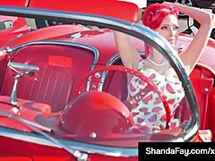 Zrelá kanadská kráska Shanda Fay sa zapája do orálneho potešenia