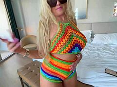 Hardcore zwembadsex met blonde milf Kelly Cabbana