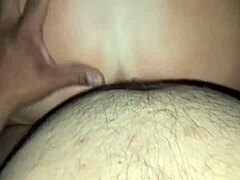 बड़े स्तनों वाली प्यूगर मिल्फ को गर्म गुदा दृश्य में डॉगीस्टाइल में चोदा जाता है