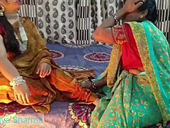 Sexe de village indien avec desi nokar malkin et belle-mère dans une vidéo hardcore